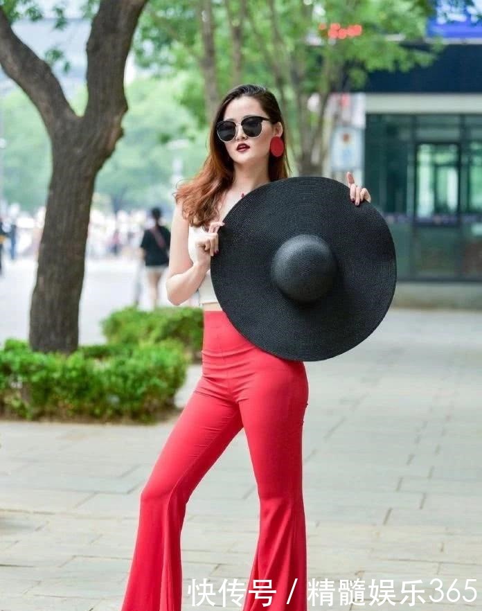 街拍肉肉女孩的复古搭配,穿出东方女性独特的美!