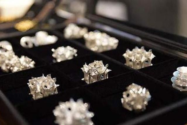 周生生 珠宝品牌中的“山寨之王”,靠模仿“骗”了国人十几年,你认错没