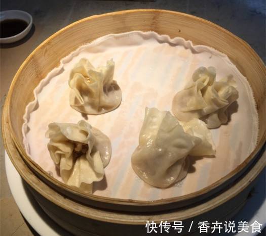 包子铺的师傅蒸包子时,注意好3点,不然包子不松软,还露馅!