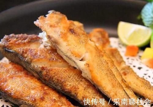 煎鱼|不管煎什么鱼，都别急着下锅，油分2次倒，鱼皮不再粘锅