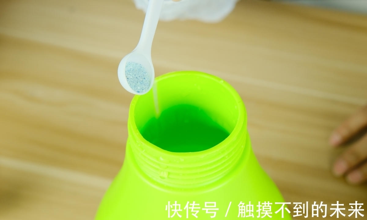 养花用磷酸二氢钾,不知道这些,花草越长越差!