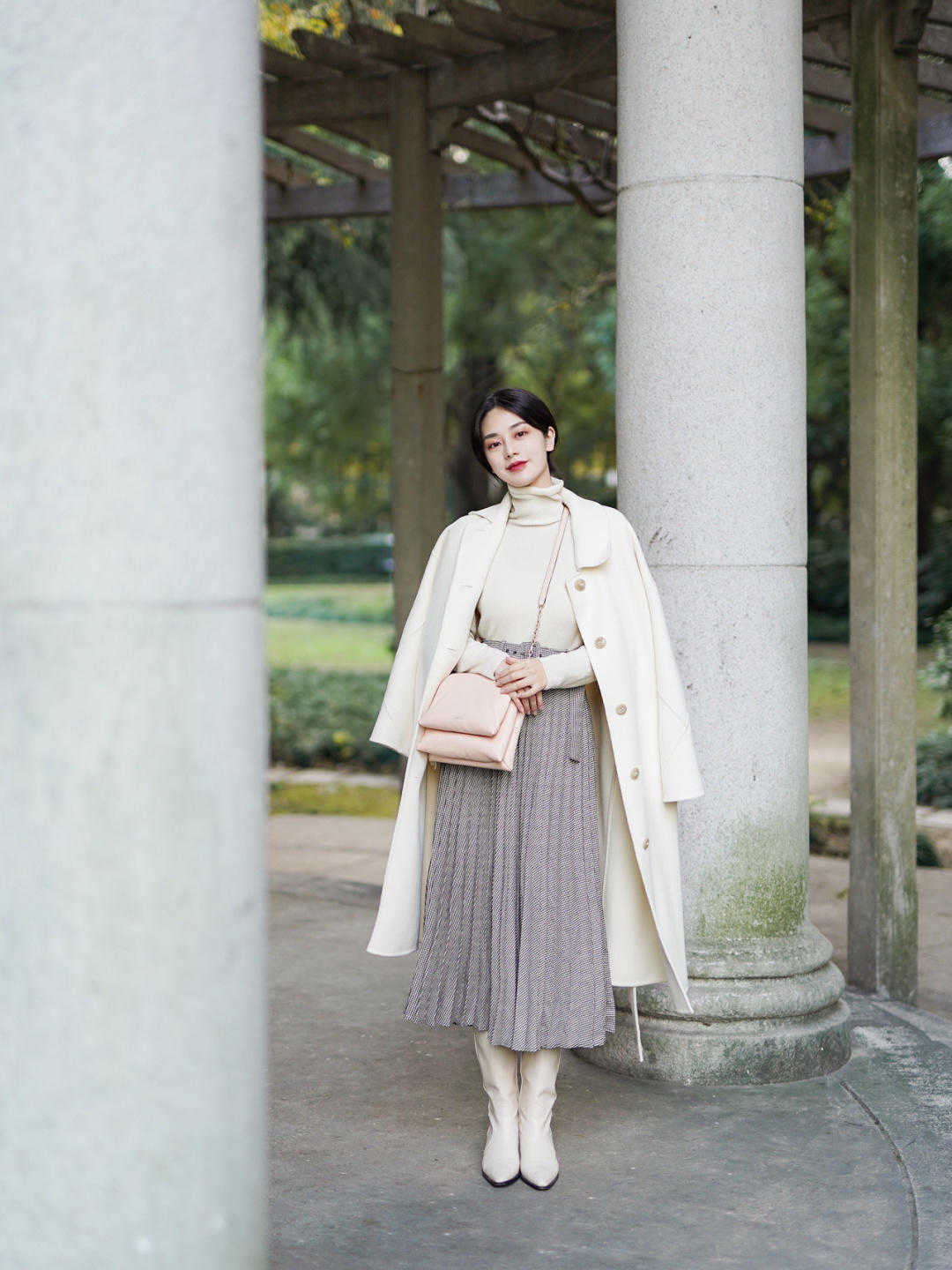 版型|白色毛衣到底有多好穿?和这“三”类外套搭配,效果超级棒