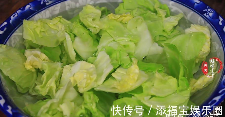 食用油|包菜炒粉条直接下锅是错的,教你小窍门,粉条不坨,入味又劲道