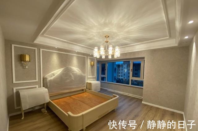 装修|她家装修轻奢风格,家具进场晾着通风中,电视墙很抢眼,分享一下!