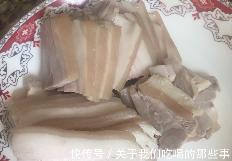 回锅肉怎么做才正宗？掌握4个技巧，软嫩可口，香浓不腻，太下饭