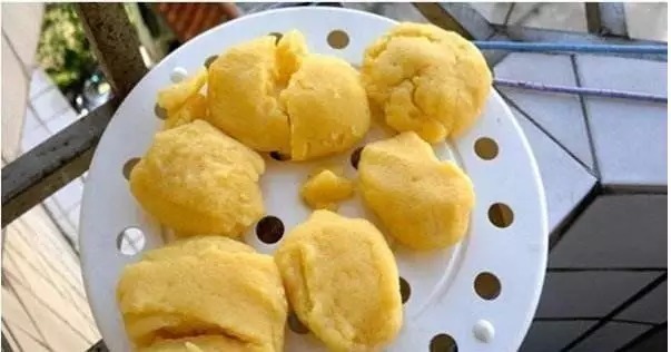 钓了30年鱼,才知道鲫鱼饵根本不用买,据说比蚯蚓还好用...