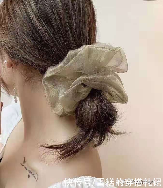 饰品|建议中年女人，尽量少戴这5种“饰品”，显廉价没气质还拉低档次
