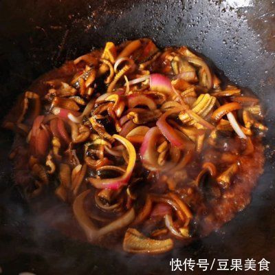 响油鳝糊|洋葱炒鳝丝一端上来，锅里的米饭都变成了摆设