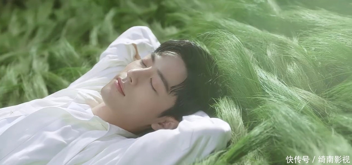 肖战 肖战舞台被抓细节,嘴瓢到后脑勺,网友:帅到瑕不掩瑜!