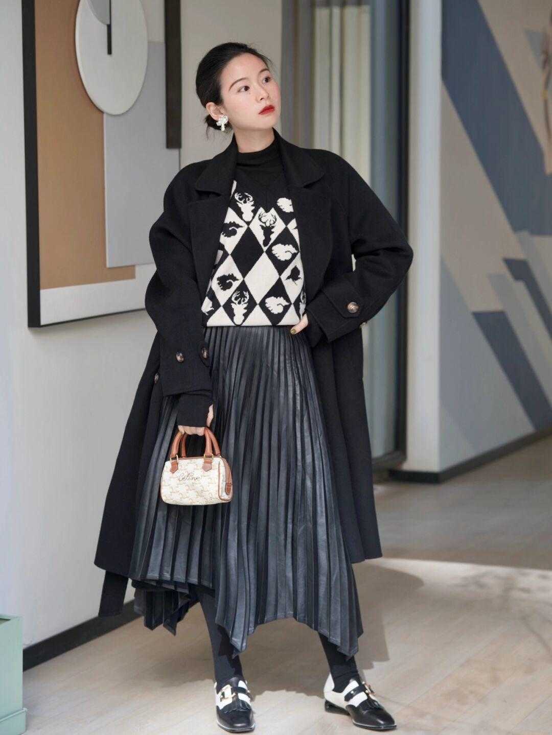 浅色系 求你别穿羽绒服了,大衣才是今年的必备品,优雅显气质