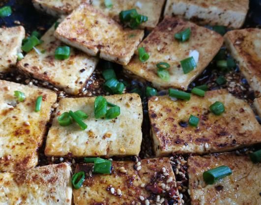  豆腐|煎豆腐，直接下锅就错了，多数人都不懂，难怪豆腐易碎还粘锅！