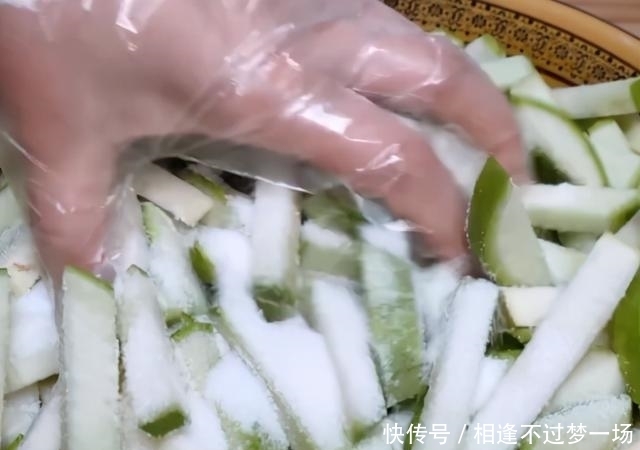 无水无油|腌萝卜条的家常做法,简单易学,酸甜口味,超级下饭