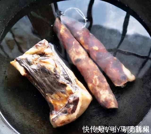水淀粉|炒腊肉又干又硬?错在第1步,下锅前多做1步,香软有嚼劲,好吃
