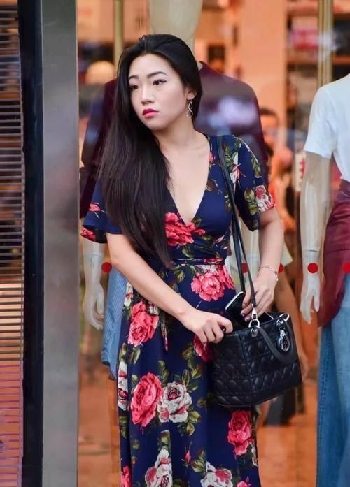 街拍,最迷人的真空,看完图,我知道明天上班又迟到