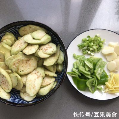 香烧茄子|没有什么是软糯咸香烧茄子解决不了的