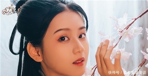 马克图姆|迪拜一王妃,久居深宫41年不露面,22年连生12胎,可惜这绝世容颜