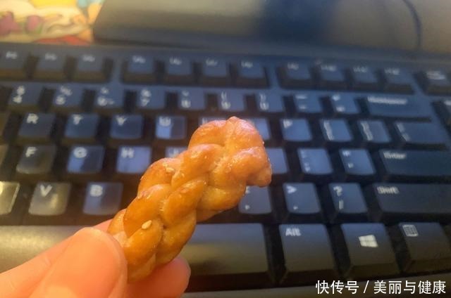 建议大家少吃瓜子花生,遇见这5款美食要多囤,一家大小都爱吃!