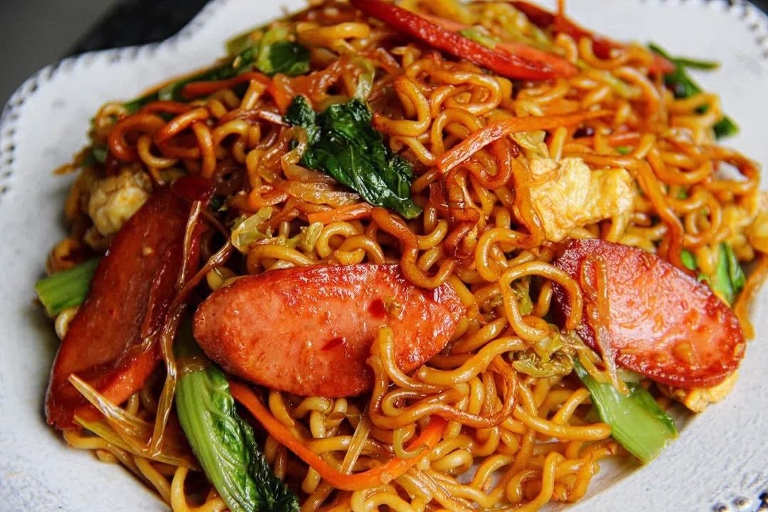 方便面|教你家常好吃的炒方便面,美味解馋,吃一次就让人念念不忘