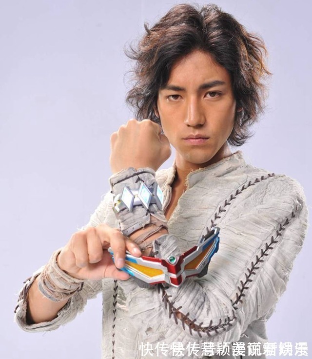 伏井出k|奥特曼:伏井出K小说真人化,赛罗第一任人间体,成为戴卡的反派