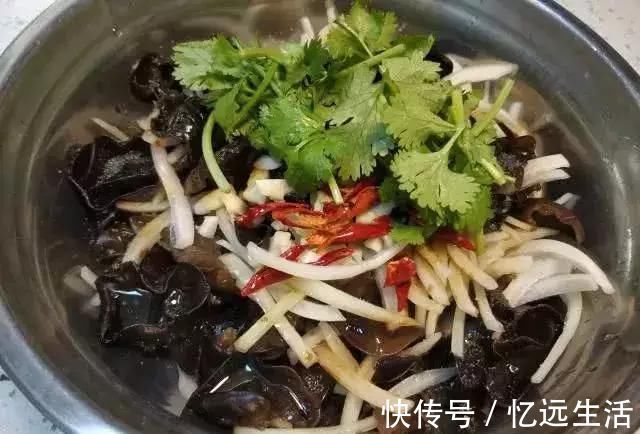 黑木耳|木耳和它是绝配,成本不到5块钱,吃一次相当于给肠道做个大扫除