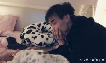 安全感|宝宝将小姨“哄睡”后,静静待着不哭不闹,妈妈看到后被萌翻了