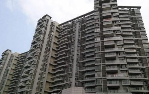 房子|为什么房子中间户型难卖,两边的早早卖完,还好我家没错!