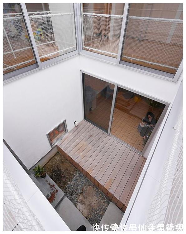 天井|学学她家的天井小院，下沉式设计再铺上防腐木，太休闲惬意了