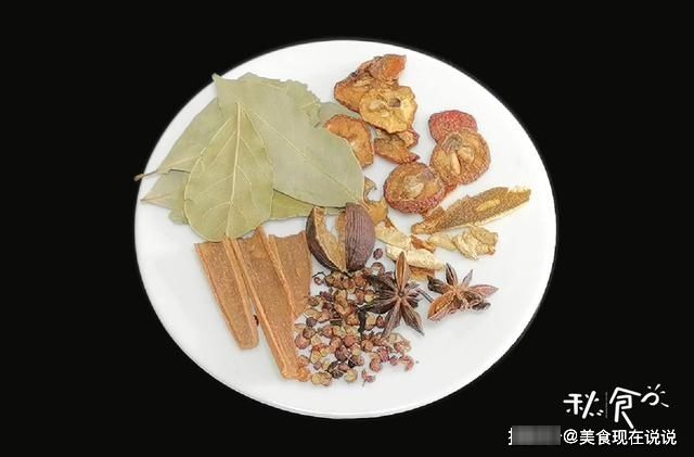 红烧牛肉怎么做，才能肉嫩、汤鲜？这2种料记得加，牛肉又嫩又香