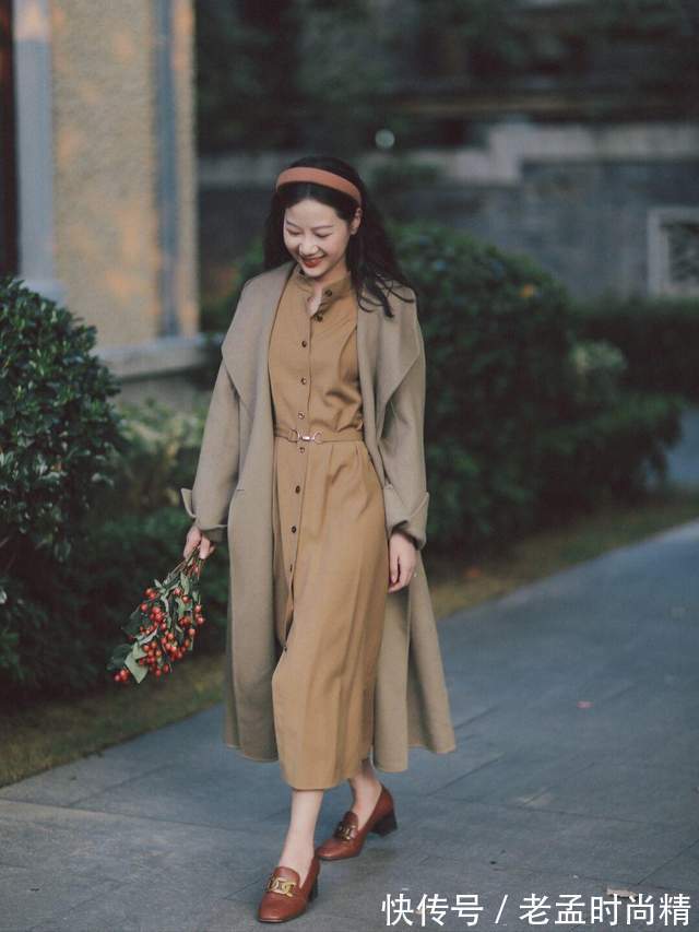 柔和|普通女生怎么穿显高又显瘦?针织衫搭配阔腿裤,不光高级还很减龄