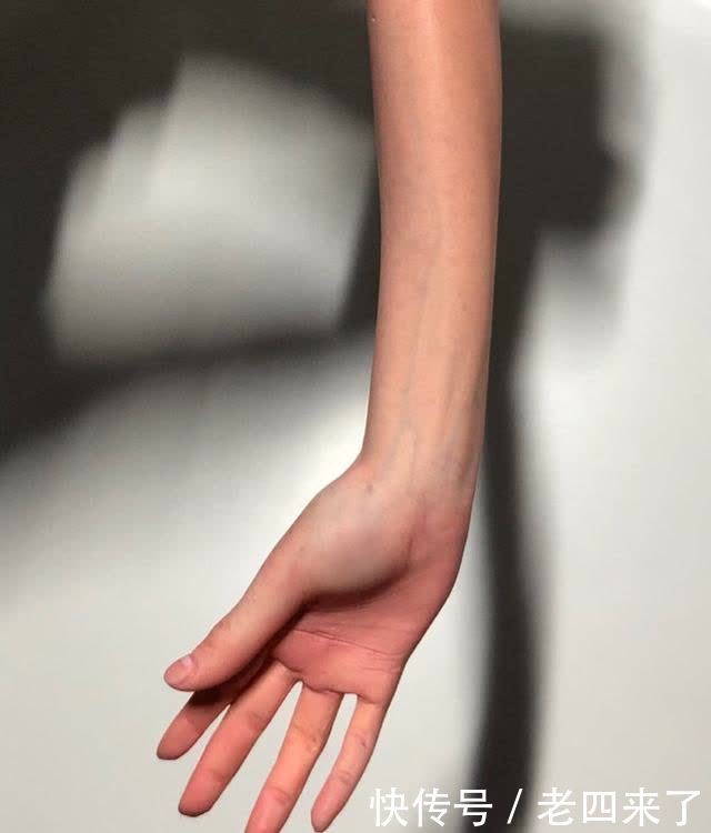 美人鱼|手办不需要做到血管清晰可见，若能做到翻糖蛋糕的细腻，也值了