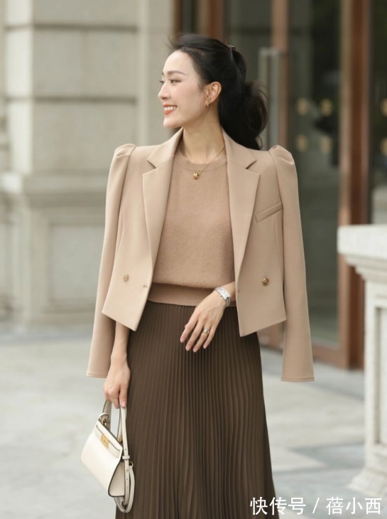 半身裙|奔三奔四的女人,穿西装要懂得这3个法则,人人都夸你优雅又得体