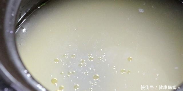 小米粥里加上这几样,经常喝,气血充足脾胃强,营养美味又健康