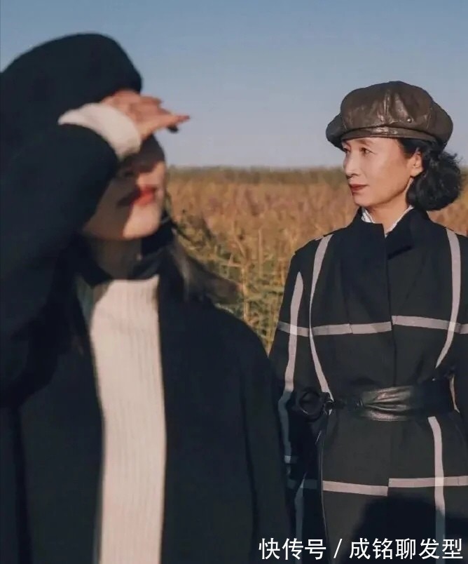 穿搭 这才是50岁+女人最好看的日常穿搭,不浮夸不装嫩,美得好有气质