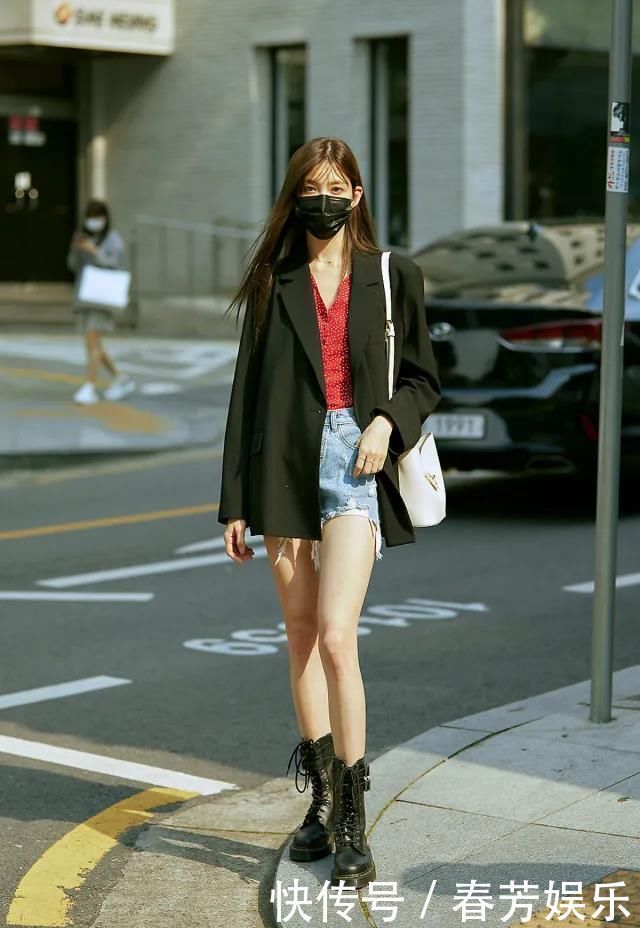 看街拍找灵感韩国女生的“夏日穿搭”好时髦,每套都想照着穿