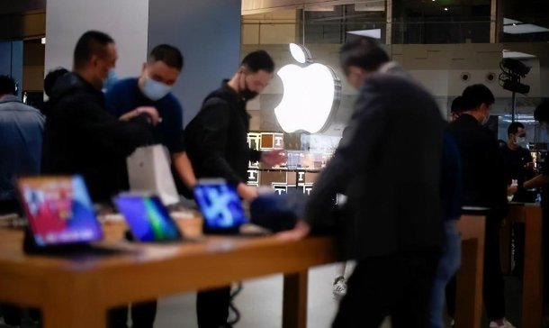 iPhone12系列|取消标配充电头只是第一步，外媒曝光无孔iPhone