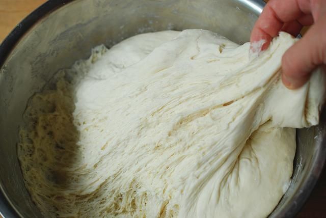 用白菜做馅儿，放盐杀就错了！跟我这样做，不用挤水不出汤，鲜美