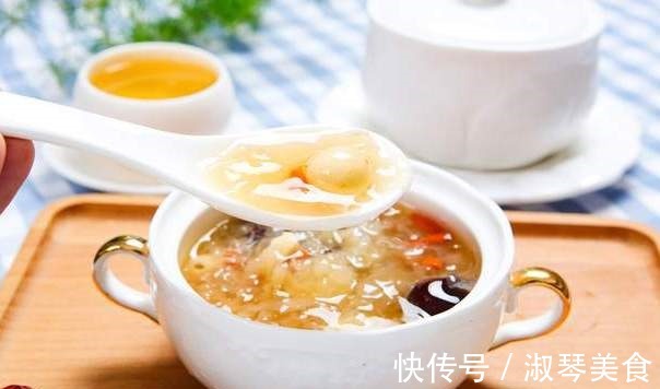 黏稠|煮银耳汤,泡发后直接煮是错的,学会2个小技巧,出胶又多又快速