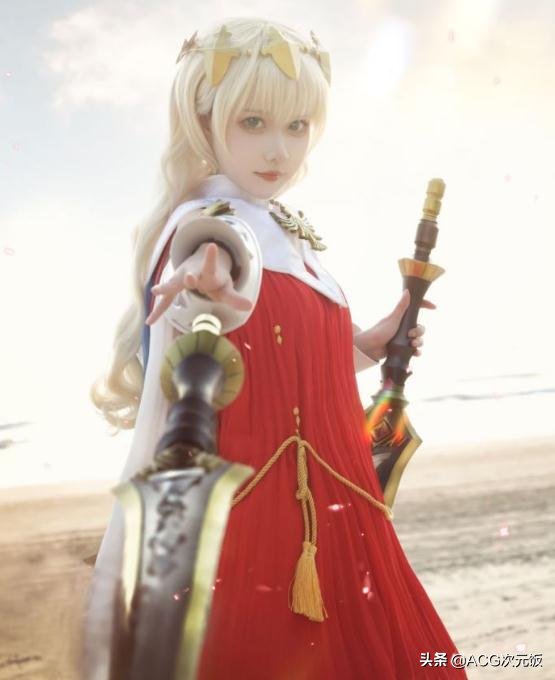 Coser|每张图都是珍藏级！24W粉萝莉Coser出新作，A字连衣裙奶凶感十足