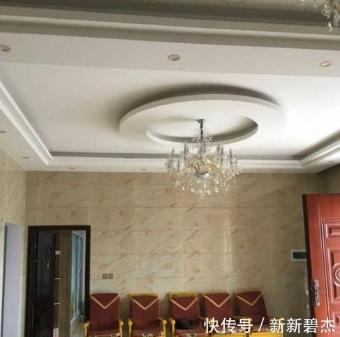 笑疯|农村爷爷独特别墅,真是“表里不一”,外面高大上,里面估计笑疯