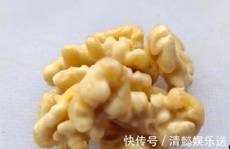 坚持喝了3个月这粥,白发少了,气色好了,闺蜜效仿也做给妈妈喝