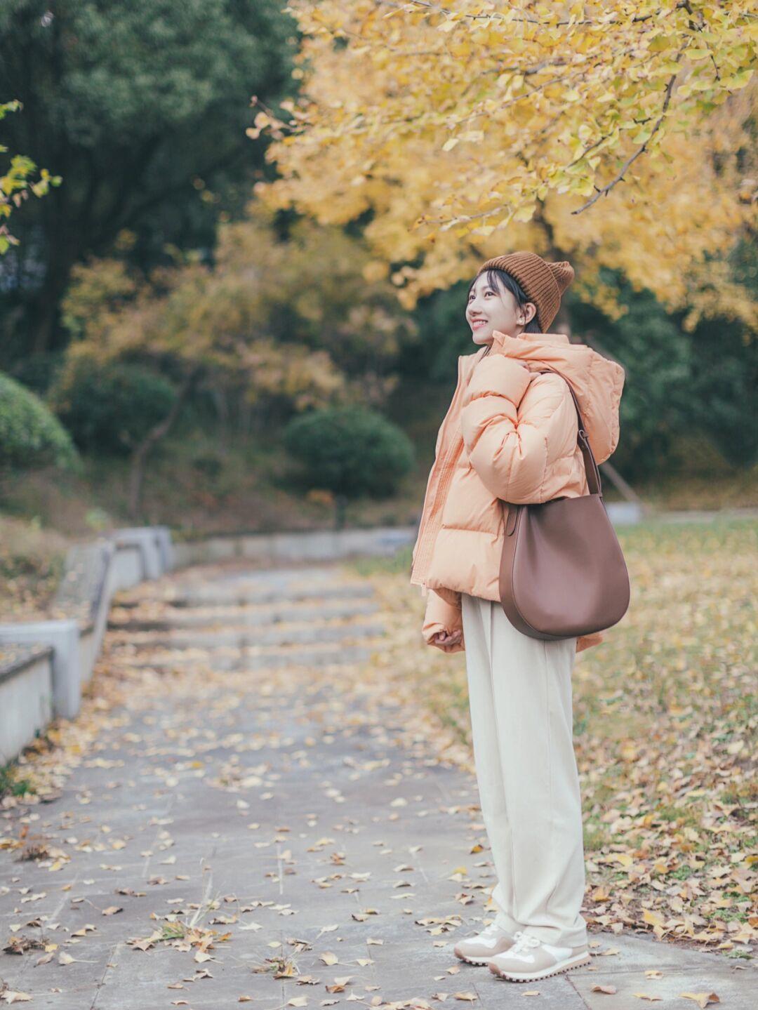 黄黑皮|看过这组羽绒服搭配，才知道冬季要保暖也要优雅，低调高级