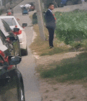 |搞笑GIF:真是令人心碎的瞬间,看来以后得绑的结实一些才行啊!