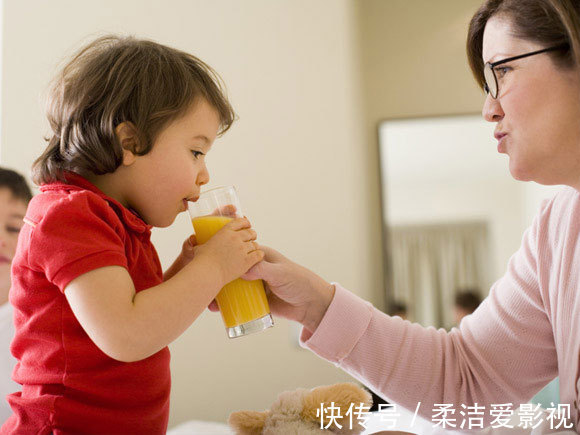 睡眠质量|忠告:孩子睡前不能吃的6种食物!否则越吃越积食,越不长个儿!