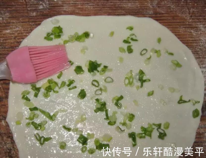 葱油饼|自制葱油饼酥香美味,轻松掌握