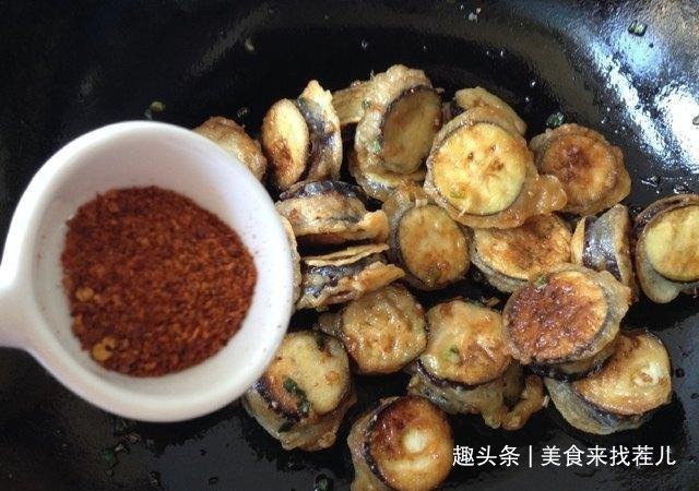 想要茄盒炸得更酥脆，前后2点要把握，外酥里嫩才够味