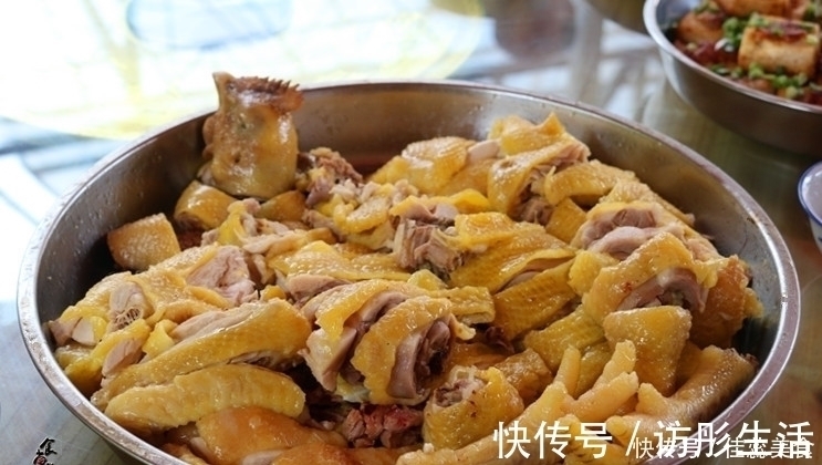 客家人|周末带老人和孩子去郊区游玩,吃了一顿地道客家菜,不花一分钱