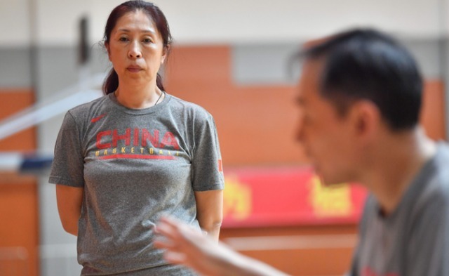 主教练|正式官宣!中国女篮主教练许利民下课,被冠军主帅替代