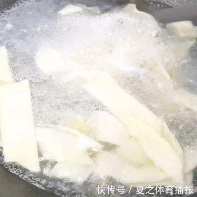 朋友|朋友一来就做清淡面片汤，吃得皆大欢喜好回家