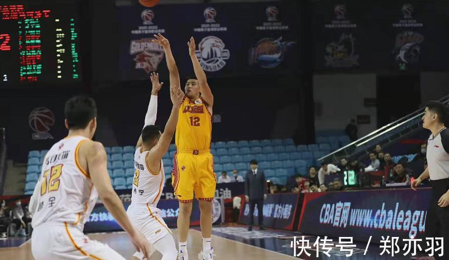 葛昭宝|掀翻联赛第2，终结对手9连胜！CBA杀出大黑马，辽宁队成渔翁