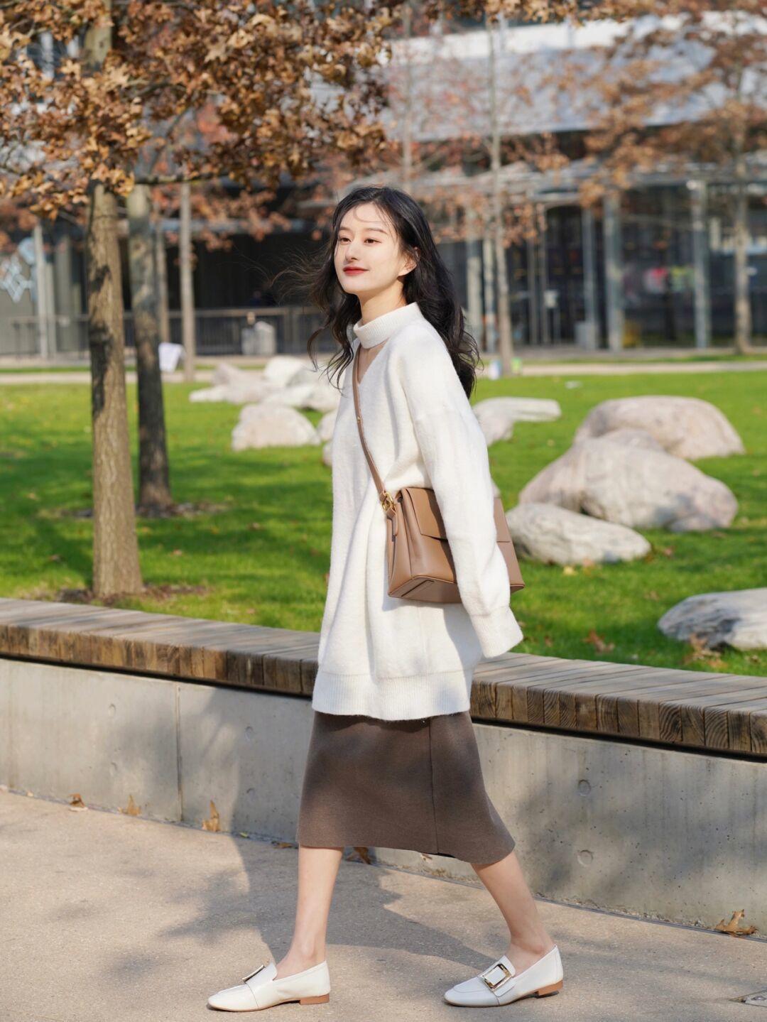 质地 衣服好看不全看身材,选款很重要,这些“毛衣”looks分享给你